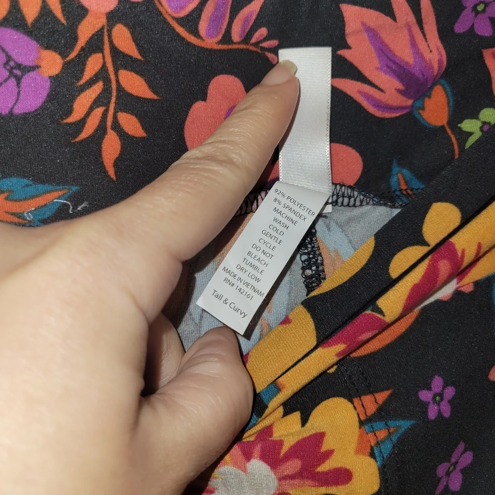 Lularoe TC Leggings Black with Tropical Flowers - Picture 3 of 5